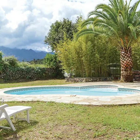 Holiday home Three-bedroom Holiday In