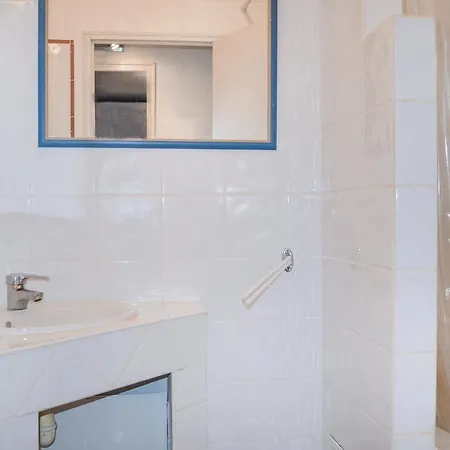 Three-bedroom Holiday In *